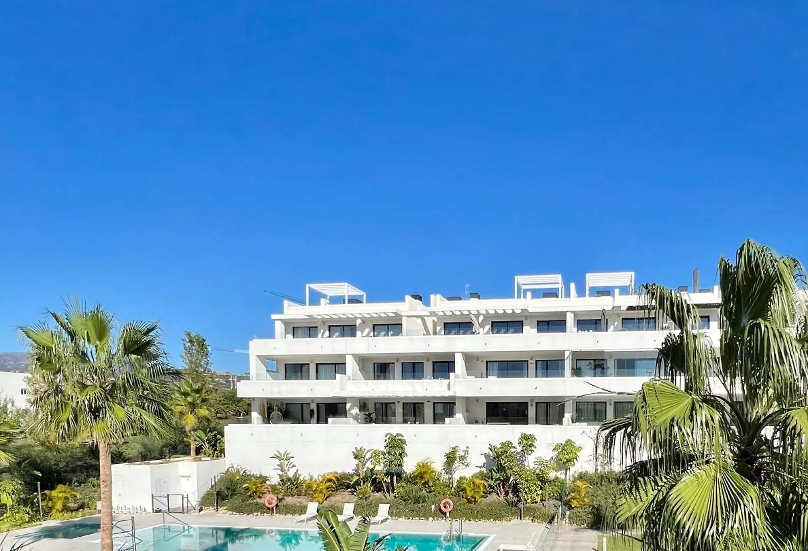 Penthouse Moderne Vue Mer Ideal Pour Sejour En Famille Las Olas Estepona 0*,  Spain
